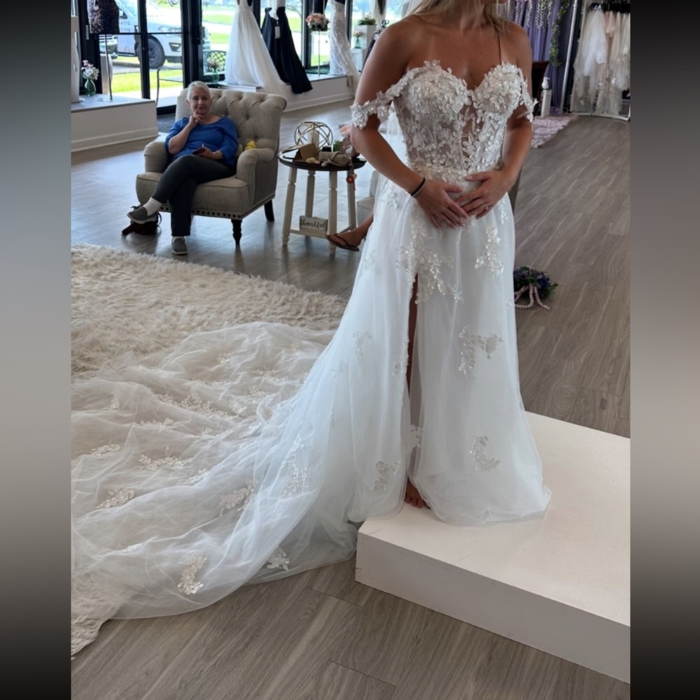 Off the Shoulder Lace Wedding Dress